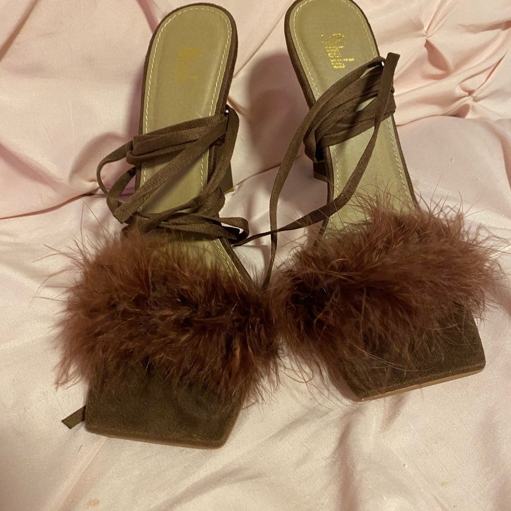 SHEIN Brown Feathered Heels